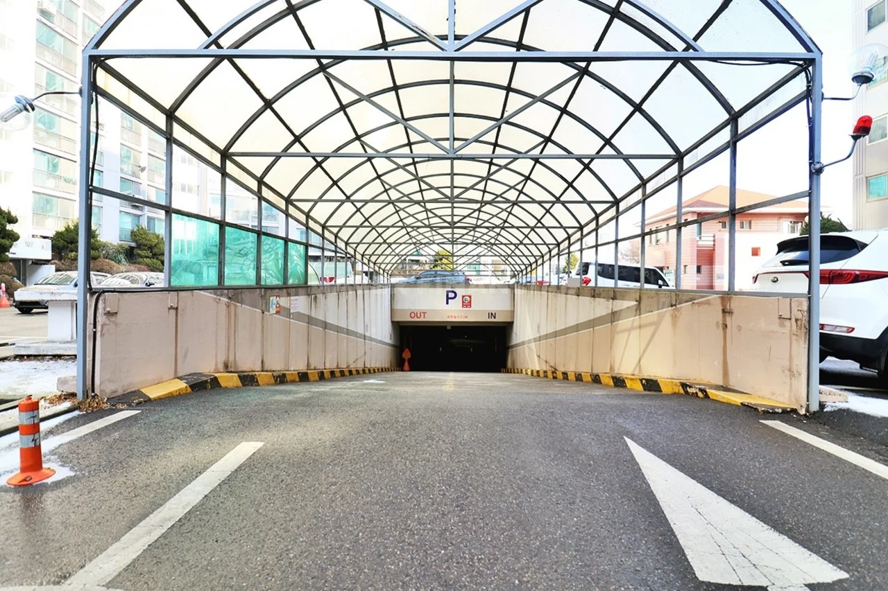 지하주차장입구