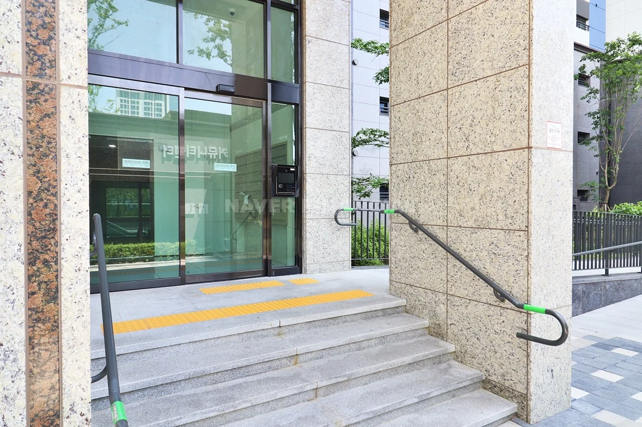 1층공용현관